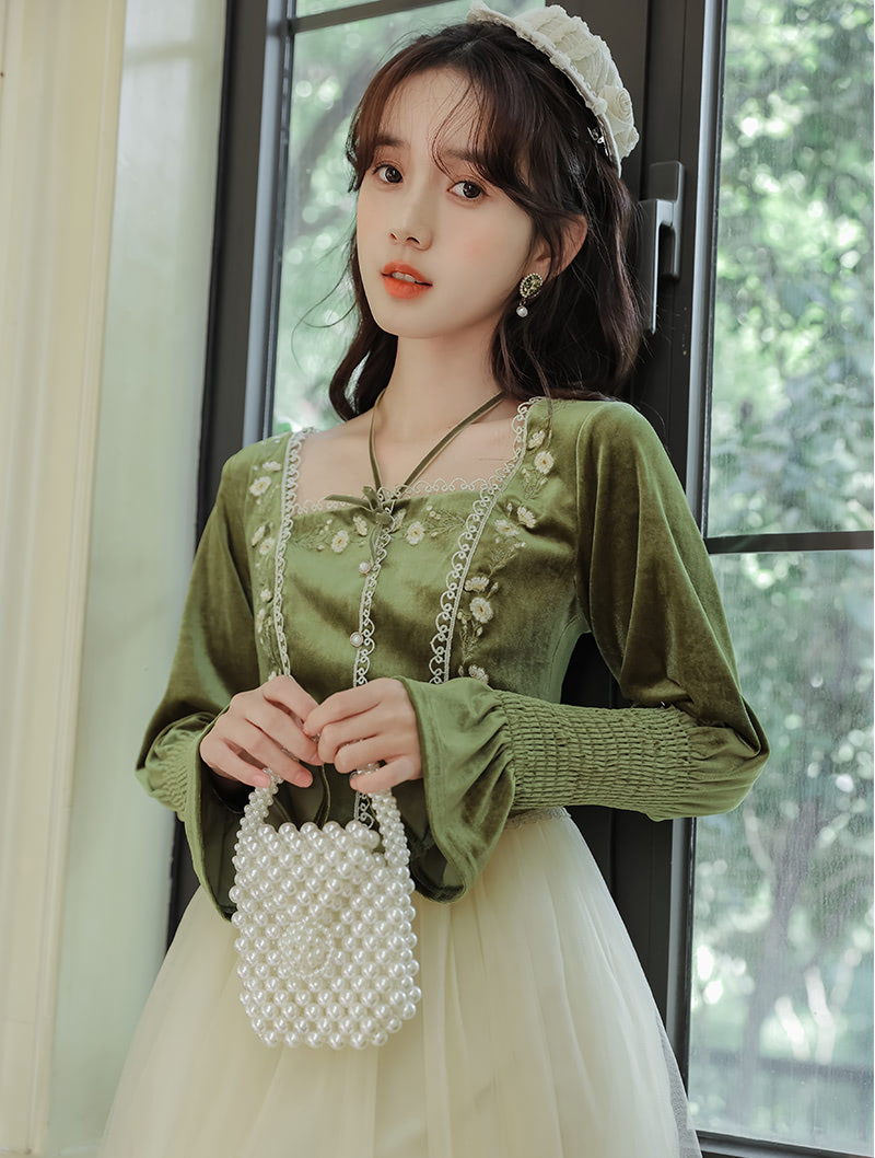Retro Olive Green Velvet Long Sleeve Embroidery Casual Dress01