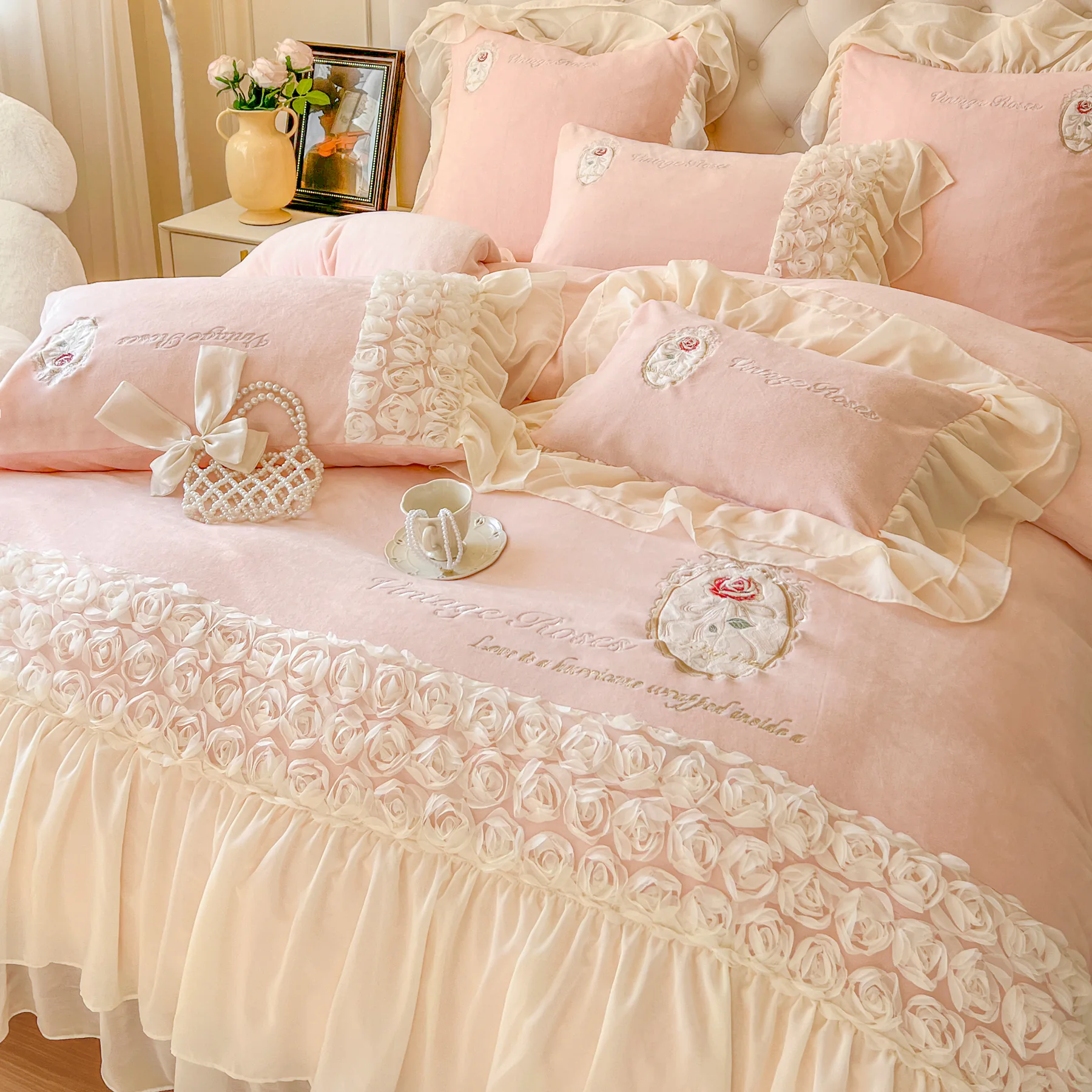 Cozy Romantic 3D Rose Embroidery Milk Velvet Bedding 4 Pcs Set01