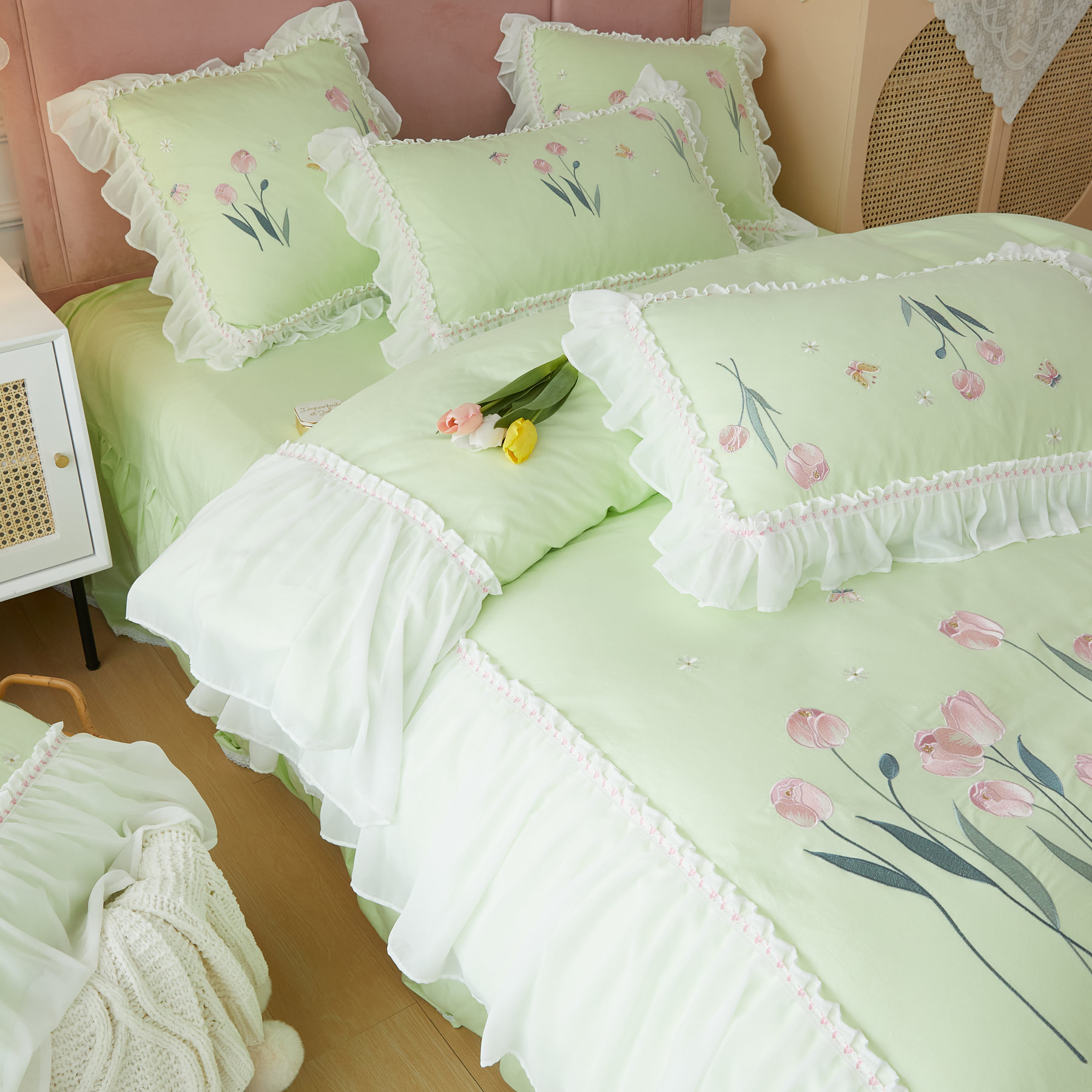 Princess Embroidery Ruffle Lace 100% Cotton Tulip Bedding 4 Pcs Set03