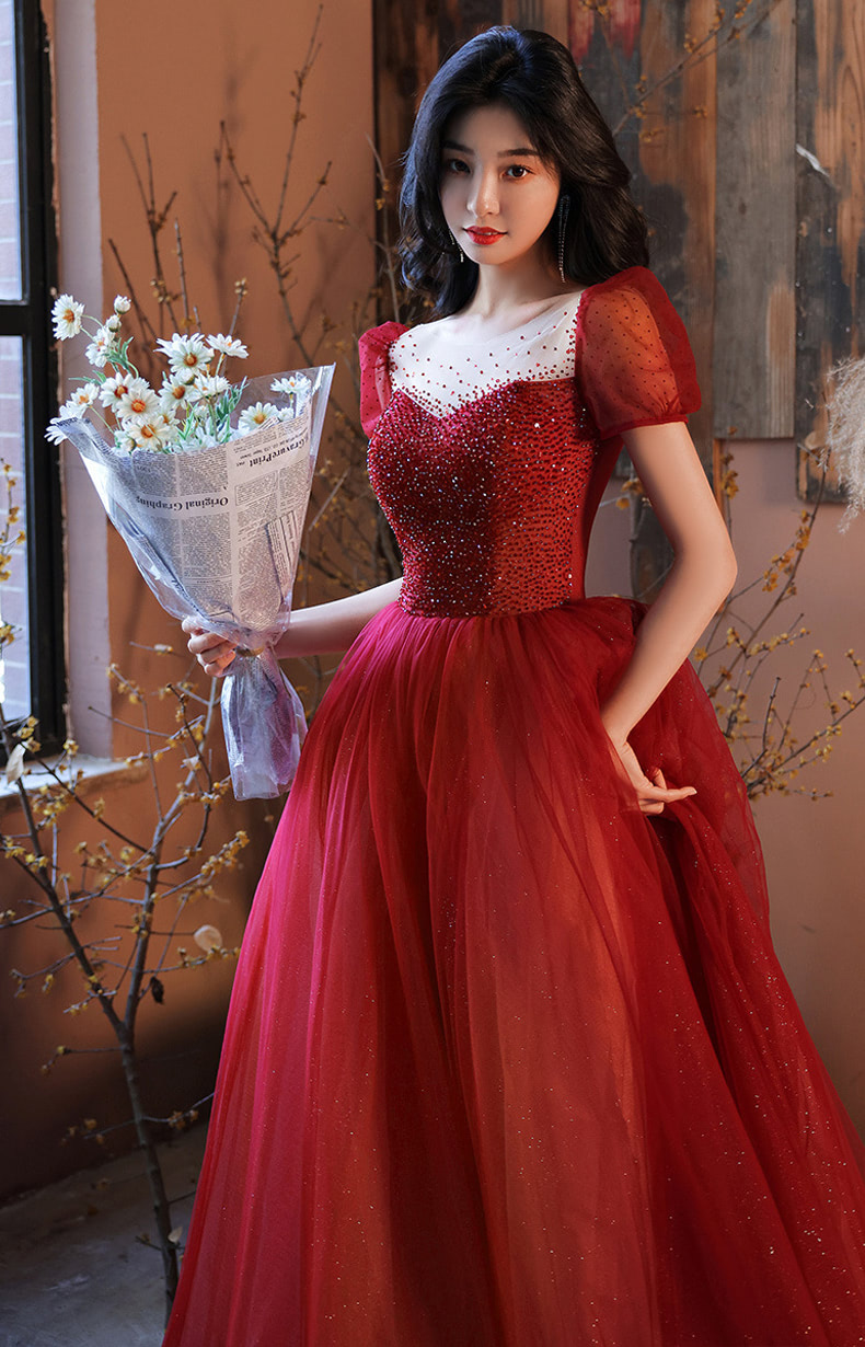 Red Plain Ladies Designer Gown, Half Sleeves
