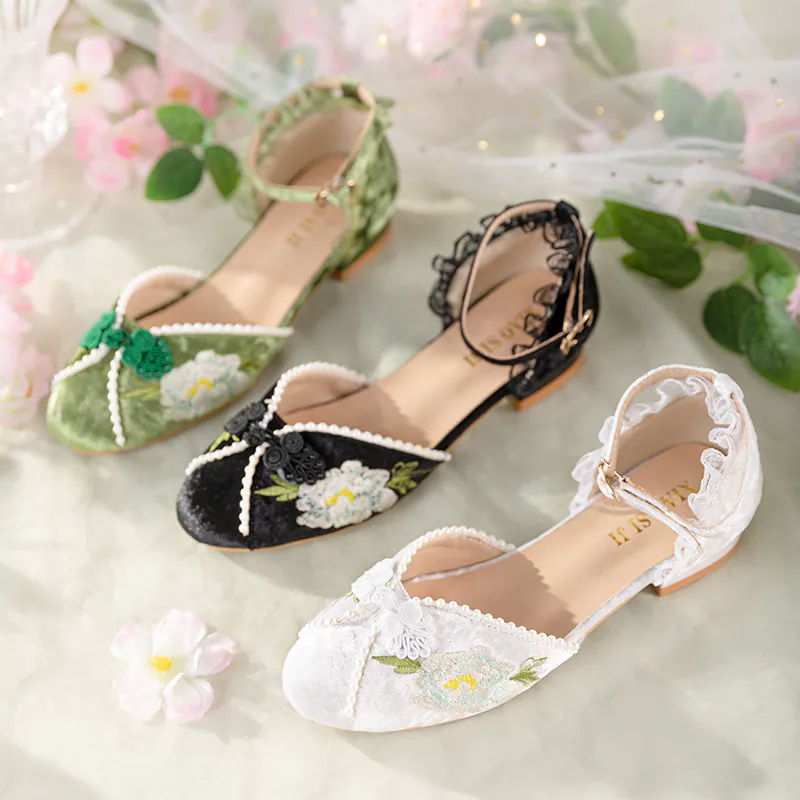 Beautiful Low Block Heel Embroidery Bridal Prom Party Sandals02