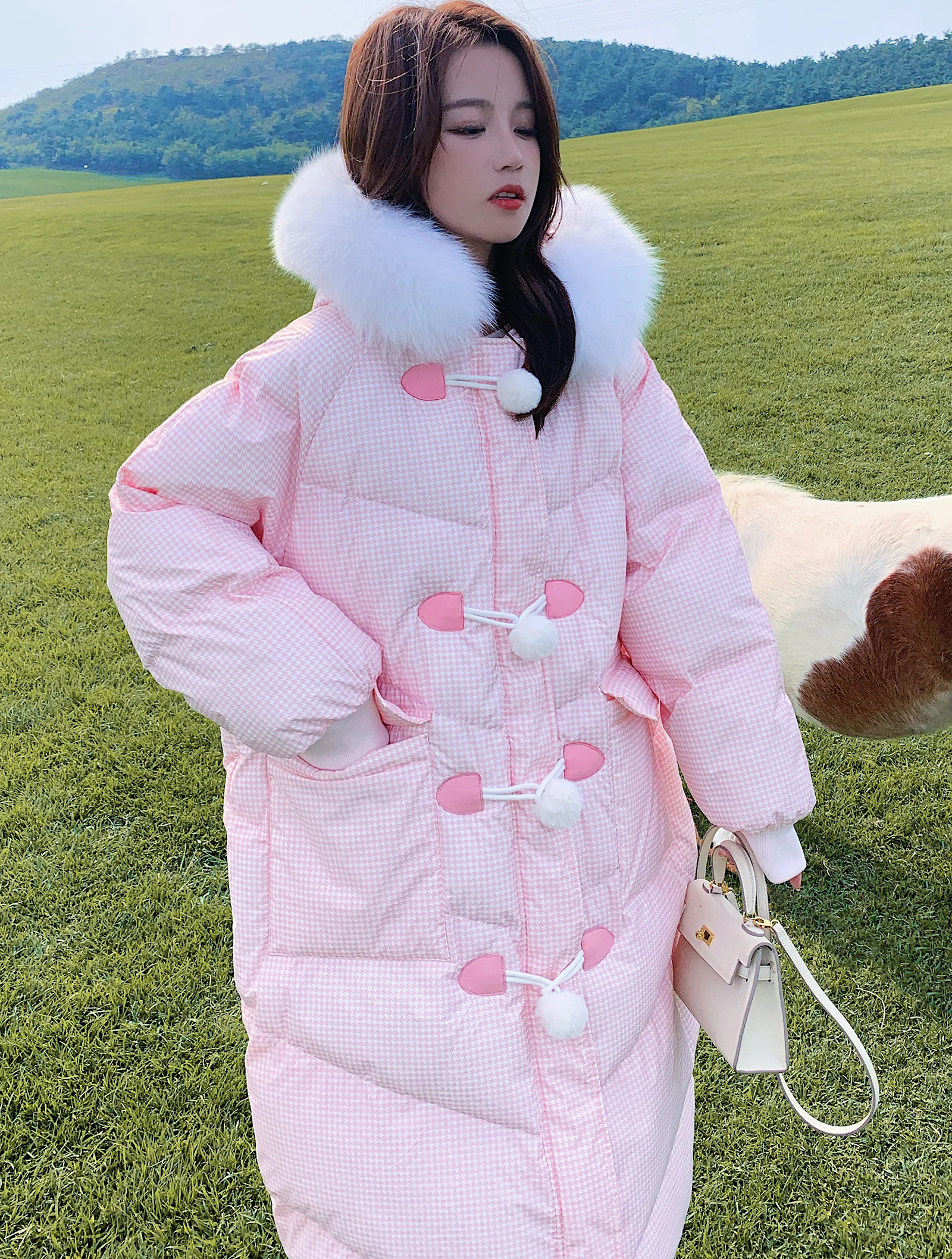 Pink Oversized Puffer Jacket Thermal Long Coat with Faux Fur Hood02
