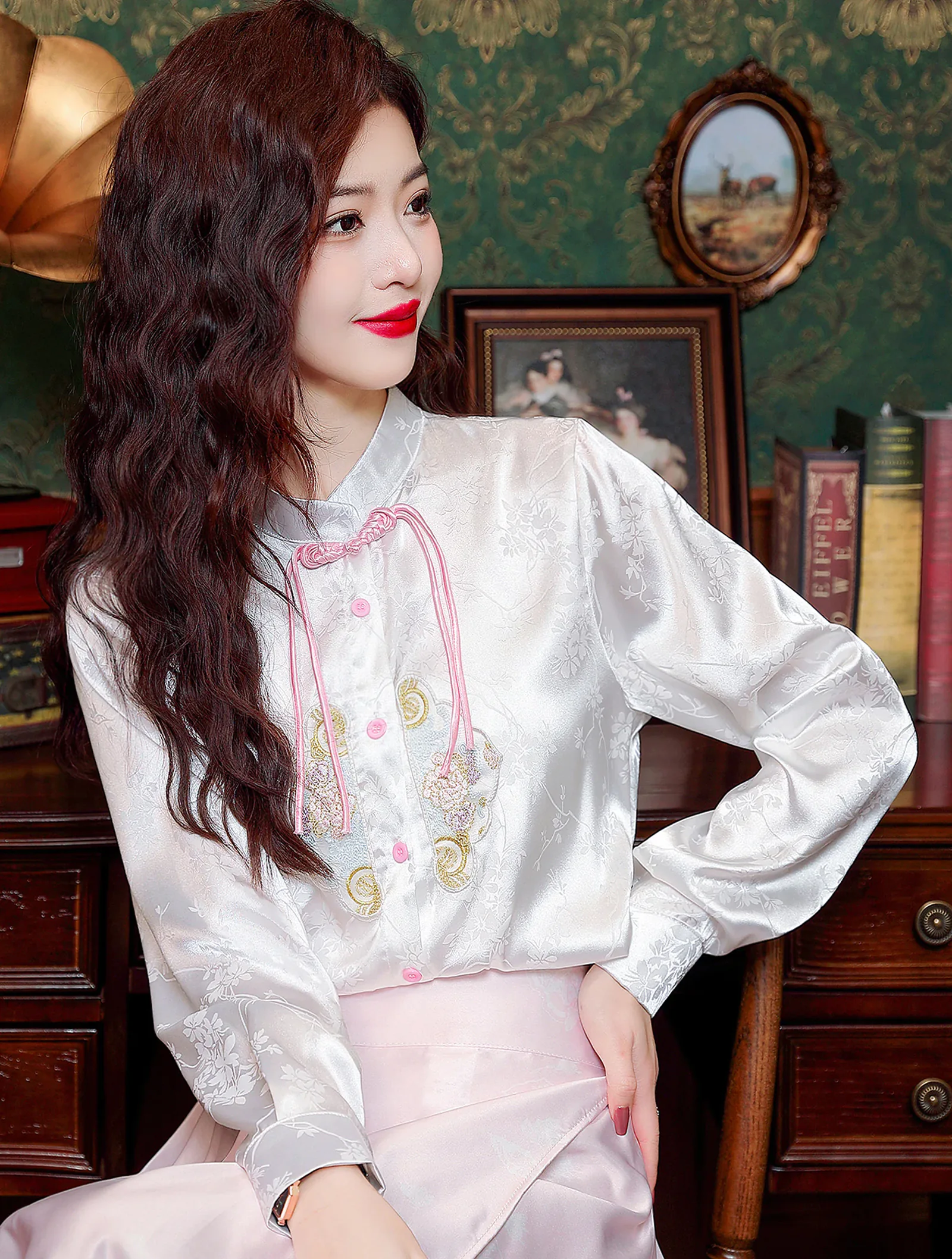 Women's Delicate Vintage Spring Embroidery Jacquard Shirt02