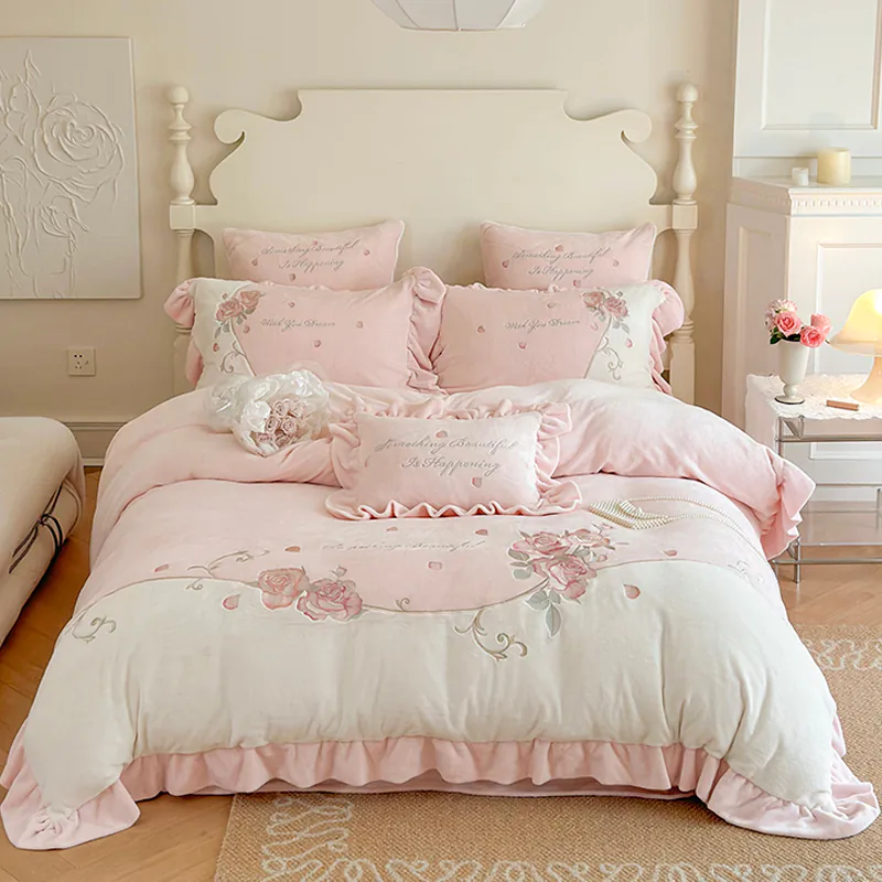 Aesthetic High Weight Thickened Milk Velvet Embroidery Bedding 4 Pcs Set01