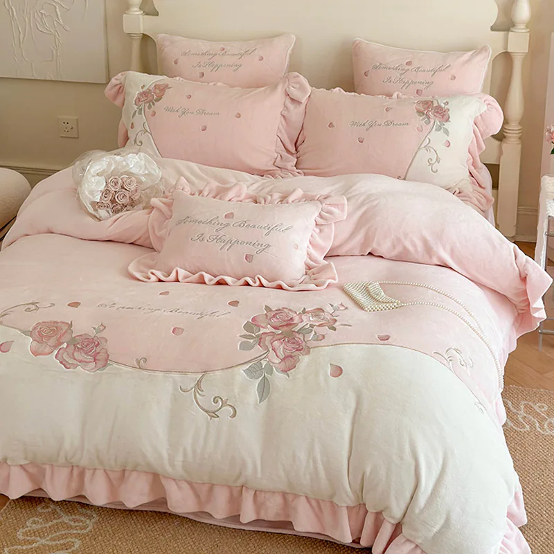 Aesthetic High Weight Thickened Milk Velvet Embroidery Bedding 4 Pcs Set02