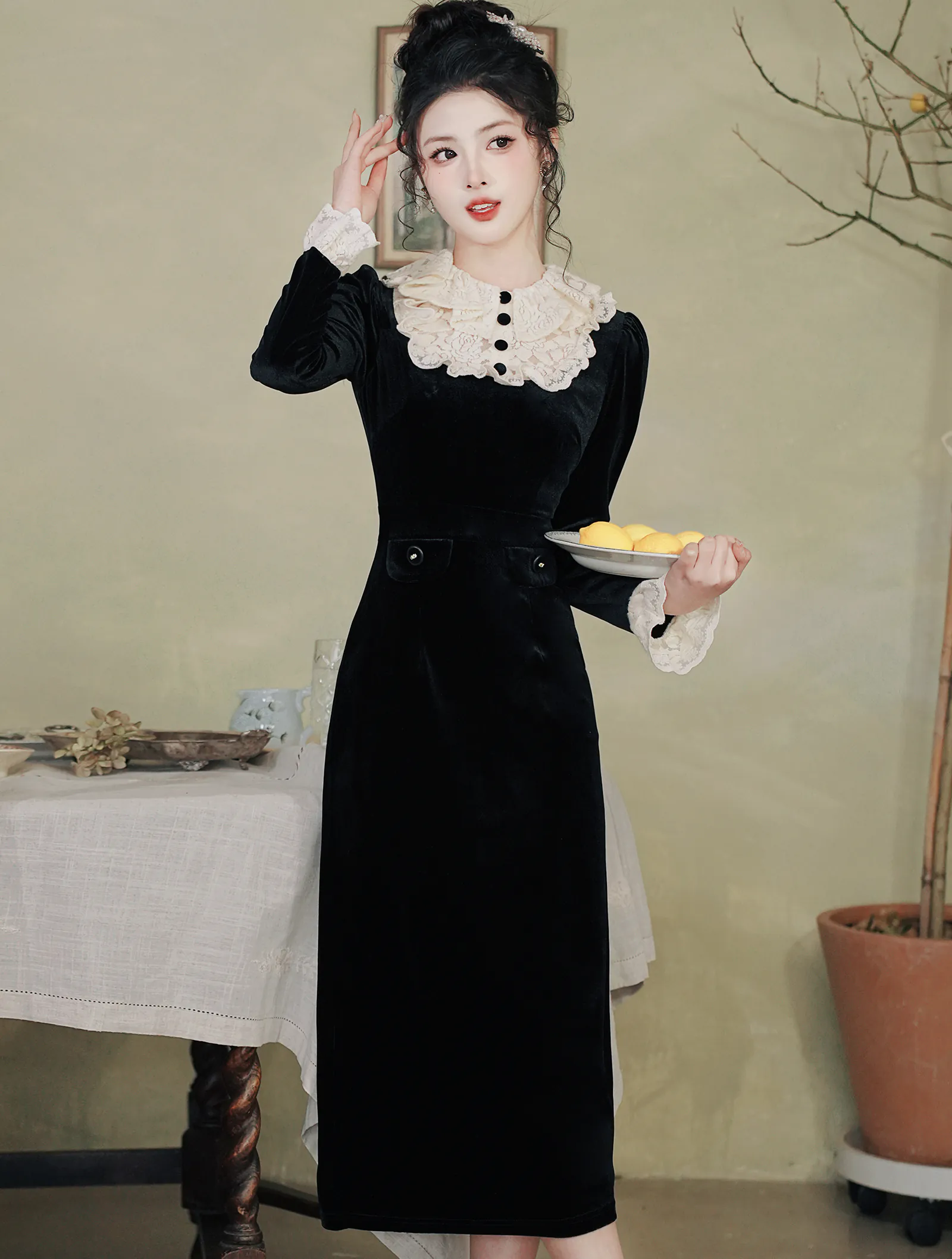 Retro French Style Black Velvet Lace Collar Long Sleeve Casual Dress01