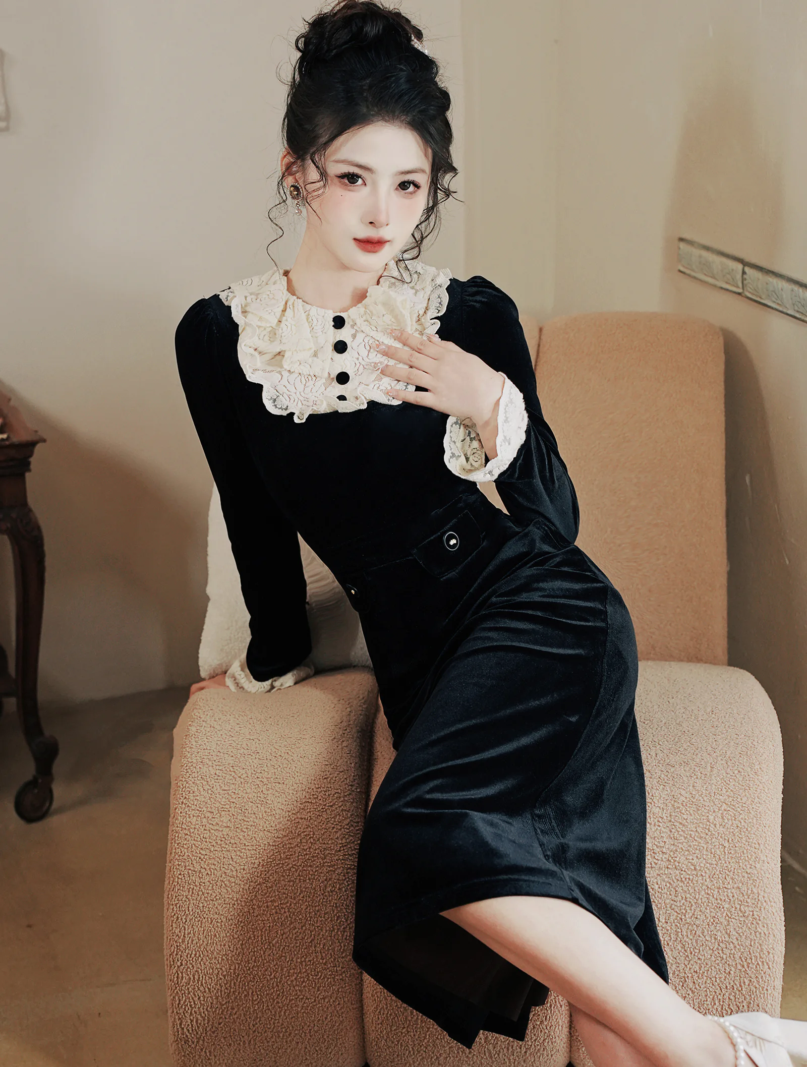Retro French Style Black Velvet Lace Collar Long Sleeve Casual Dress02