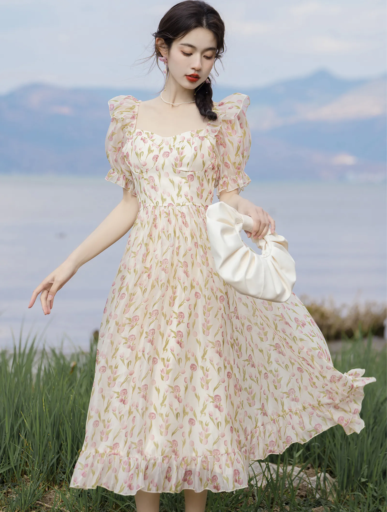 Elegant Square Neck Short Sleeve Tulip Floral Printed Casual Dress01
