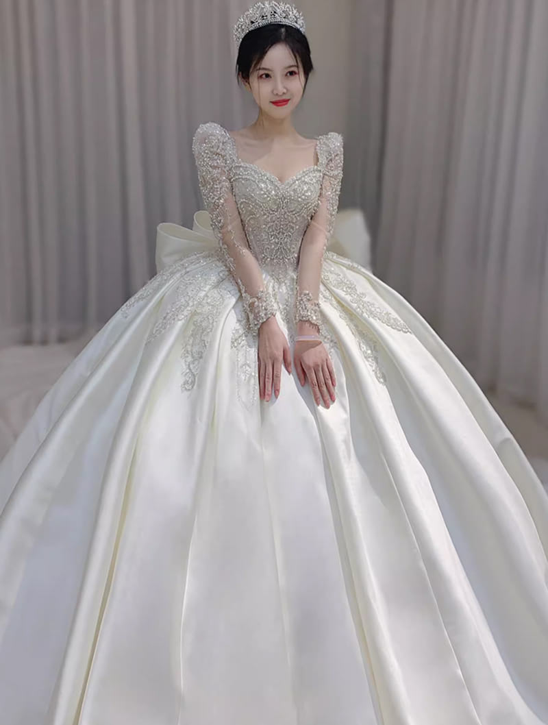 Delicate Vintage Long Tulle Sleeve White Satin Lace Wedding Dress01