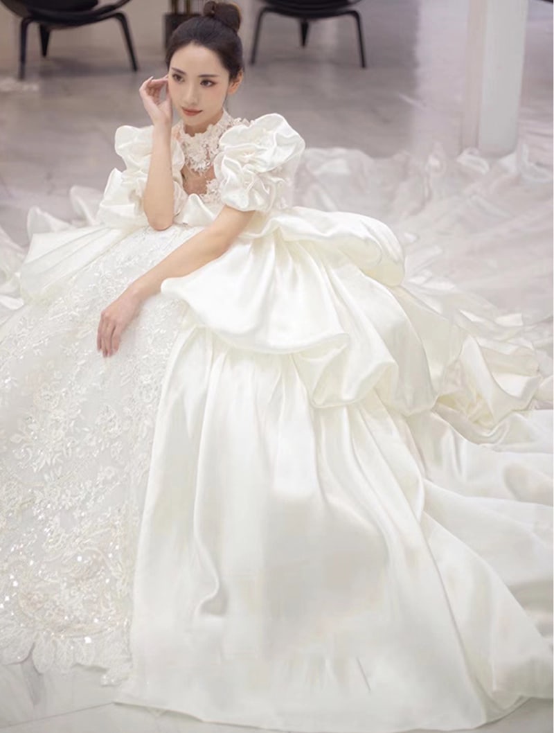 Retro Princess Embroidery Puff Sleeves White Satin Bride Wedding Dress02