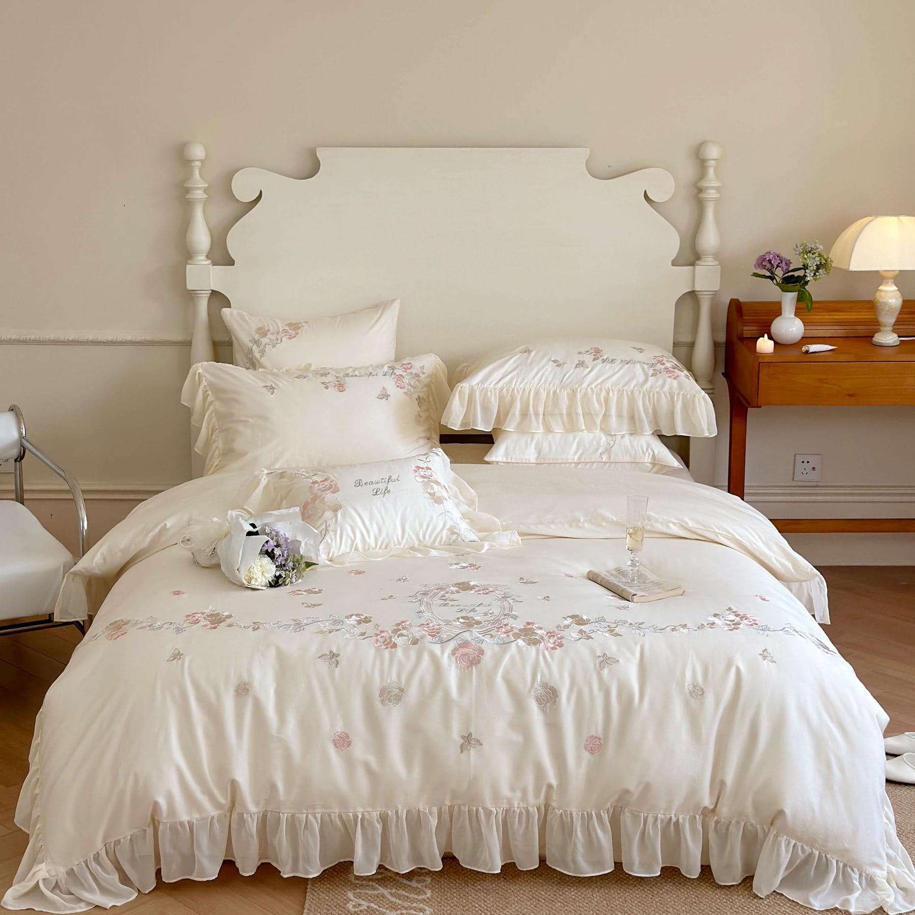 Romantic 100s Pure Cotton Flower Embroidery White Bedding 4 Pcs Set01