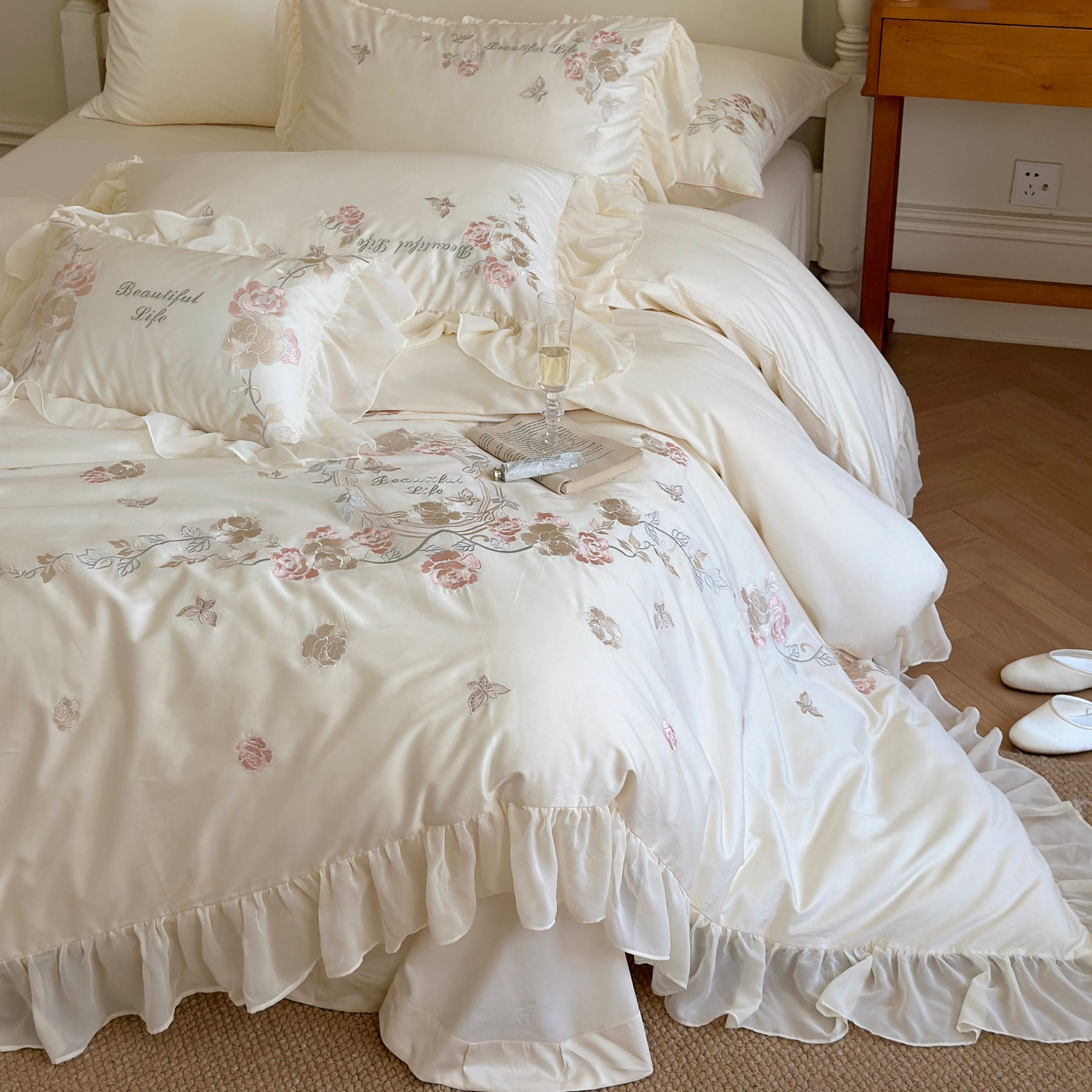 Romantic 100s Pure Cotton Flower Embroidery White Bedding 4 Pcs Set04