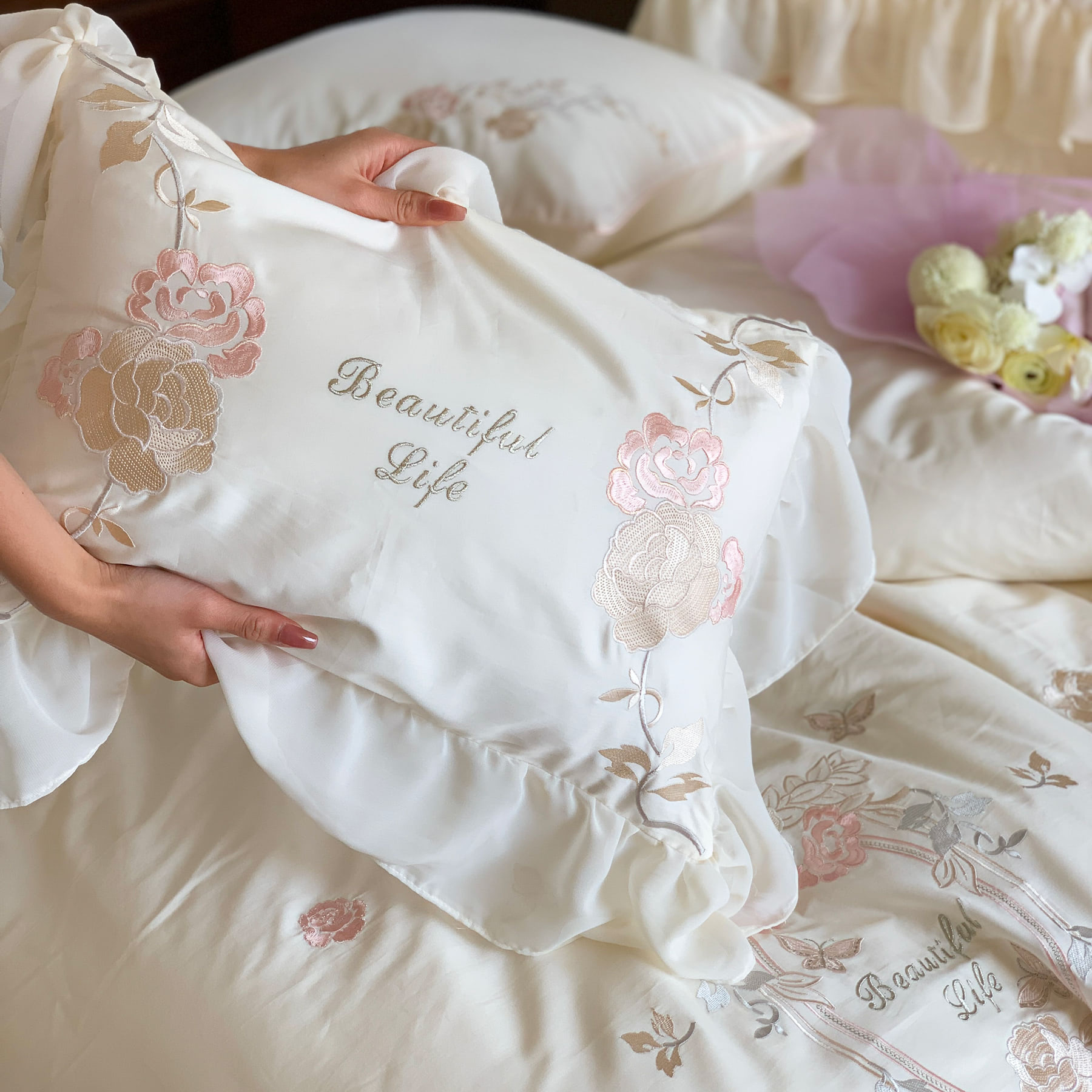 Romantic 100s Pure Cotton Flower Embroidery White Bedding 4 Pcs Set06