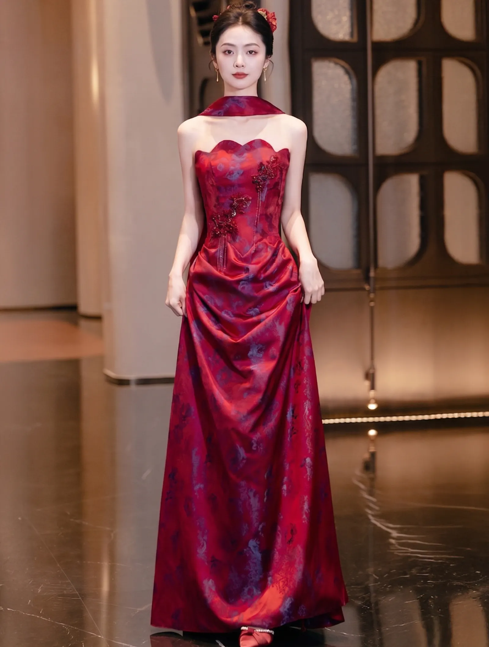 Glamorous Burgundy Strapless Floral Jacquard Wedding Toast Evening Dress01