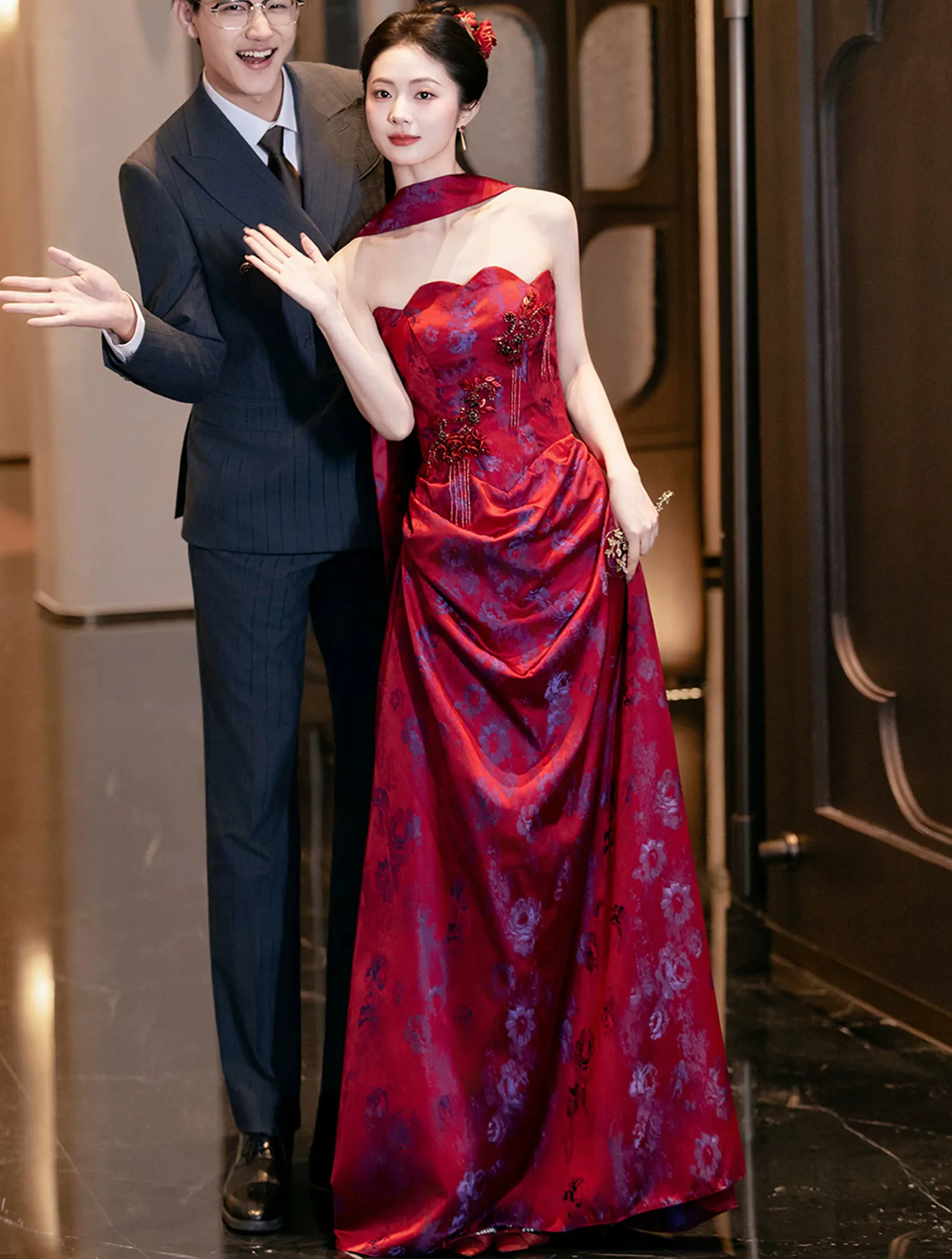 Glamorous Burgundy Strapless Floral Jacquard Wedding Toast Evening Dress02