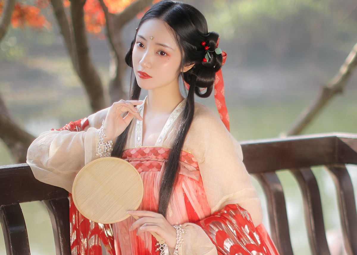 Why Wear Hanfu the Beauty and Significance of Wearing Hanfu01