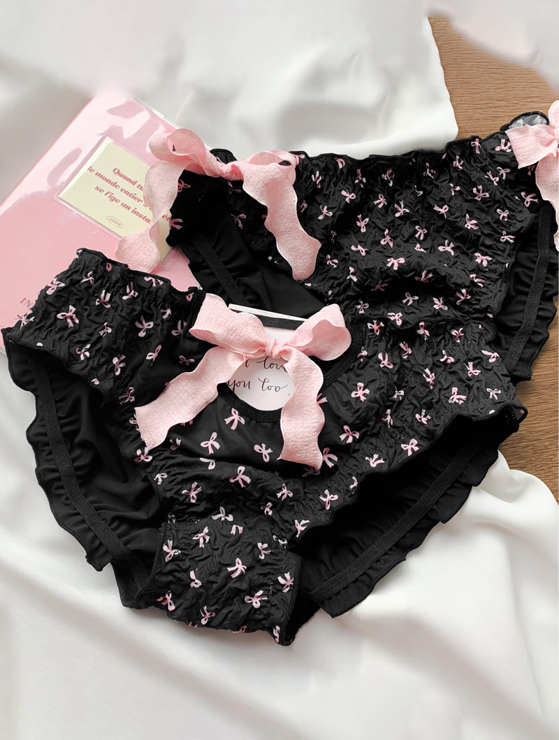 Sweet and Cute Bow Flower Printed Underwear Mid Rise Black Briefs01