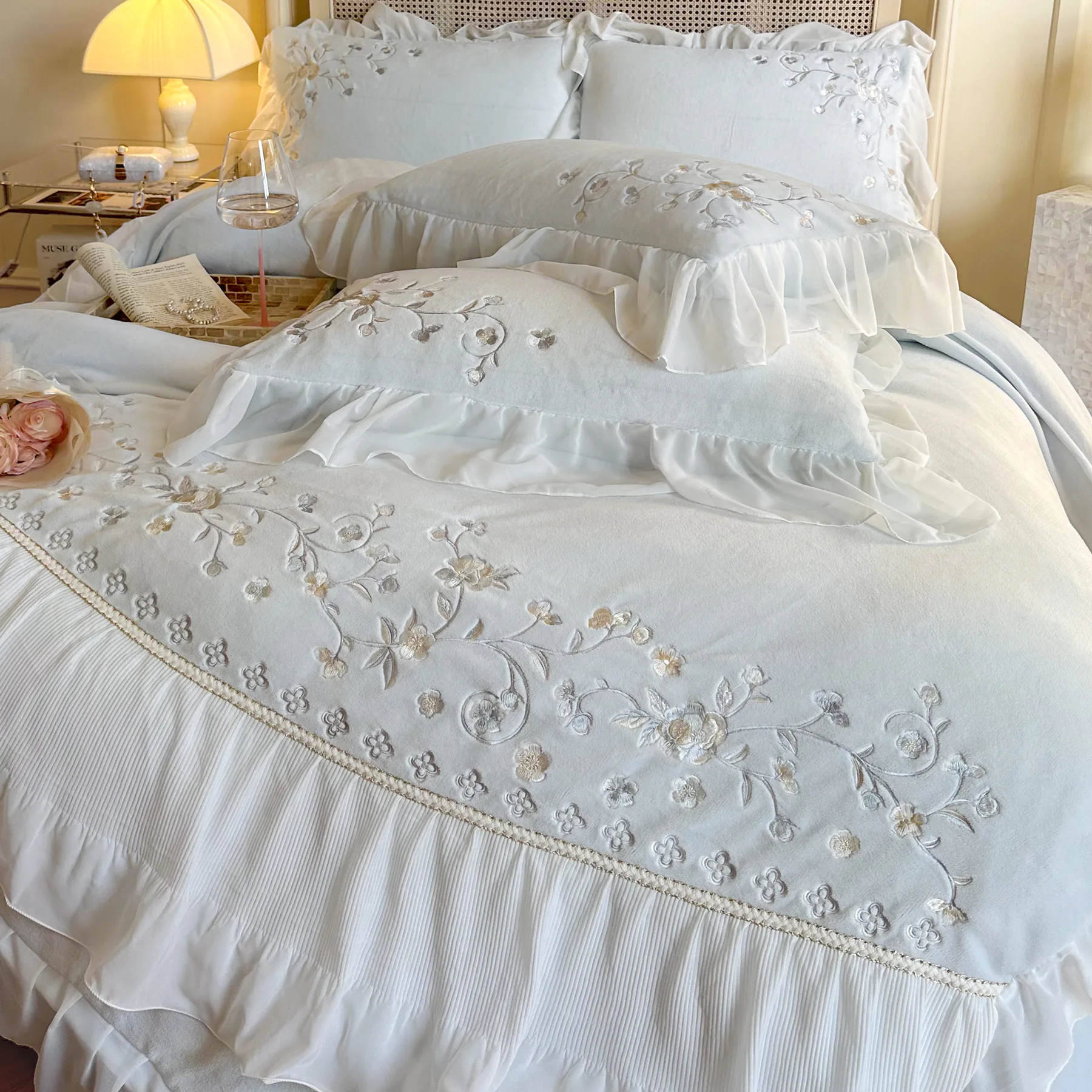 Cozy Embroidery Chiffon Lace Trim Milk Velvet Warm Bedding Set01