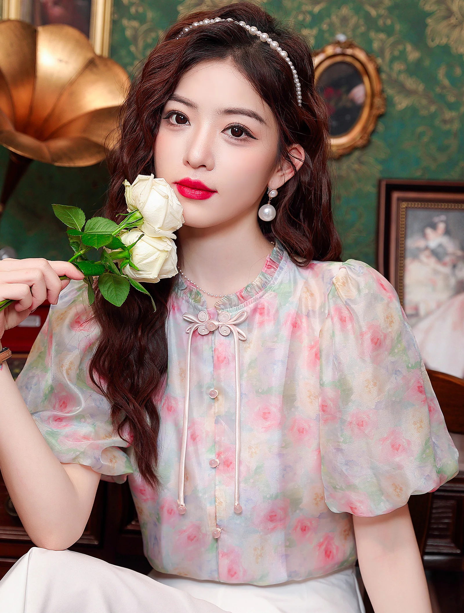 Sweet Ladies Summer Casual Floral Chiffon Shirt with Short Puff Sleeves02
