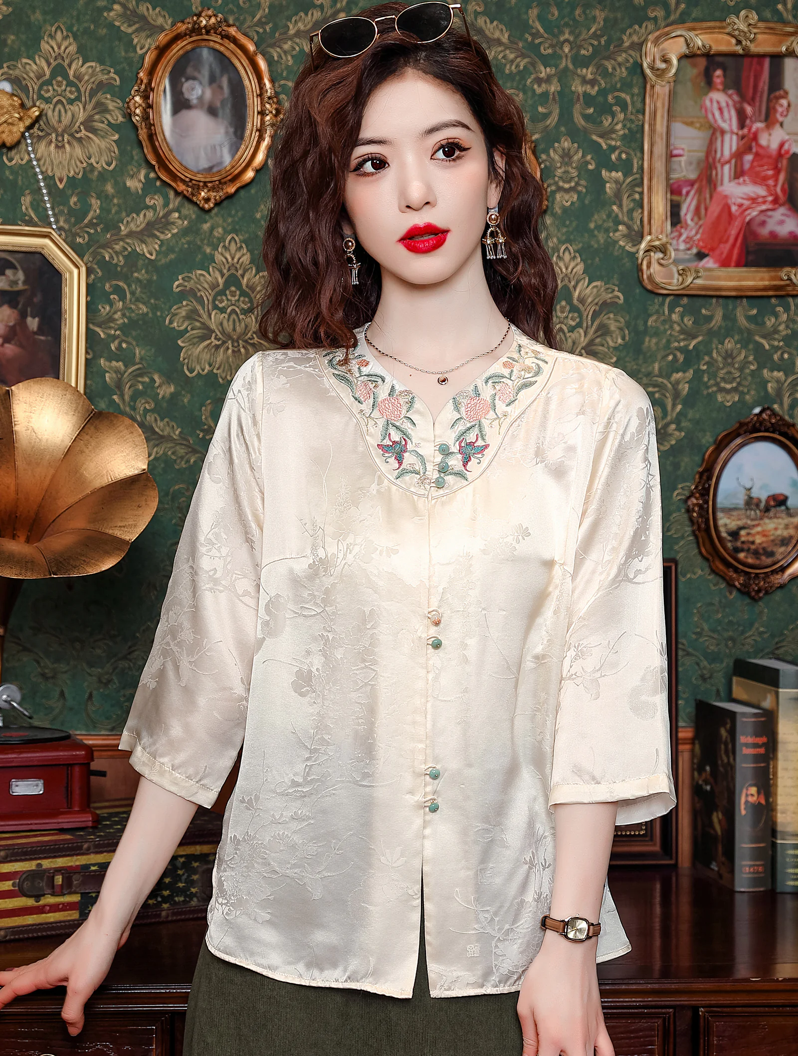 Vintage Embroidery 3:4 Sleeves Silk Jacquard Casual Shirt for Women01