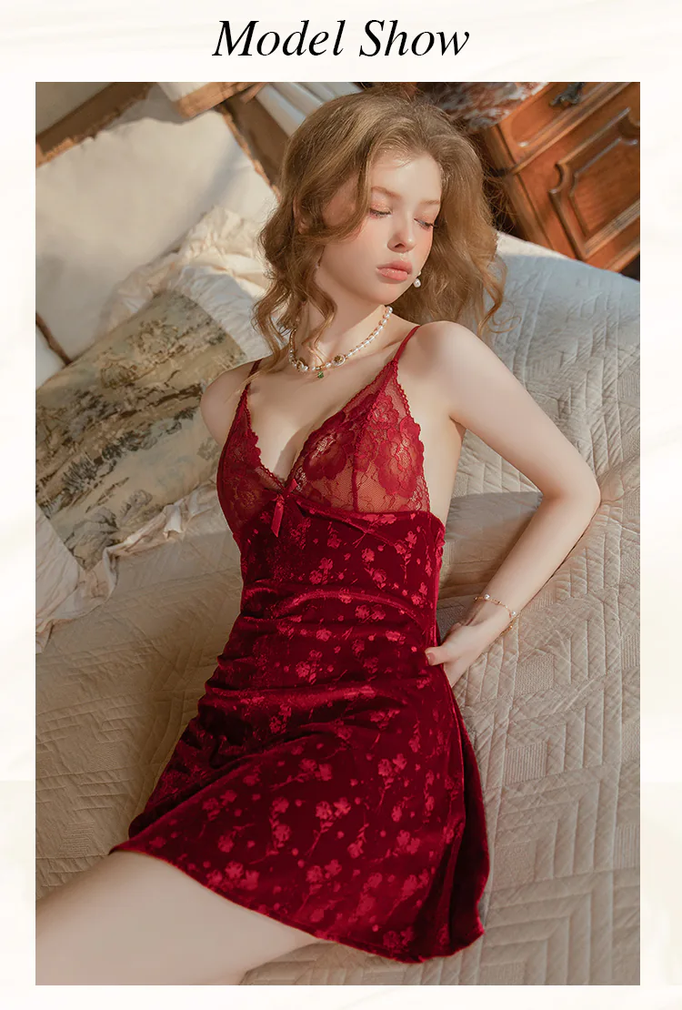 Vintage-Ruby-Red-Sheer-Scalloped-Lace-Trim-Floral-Jacquard-Velvet-Nightgown09