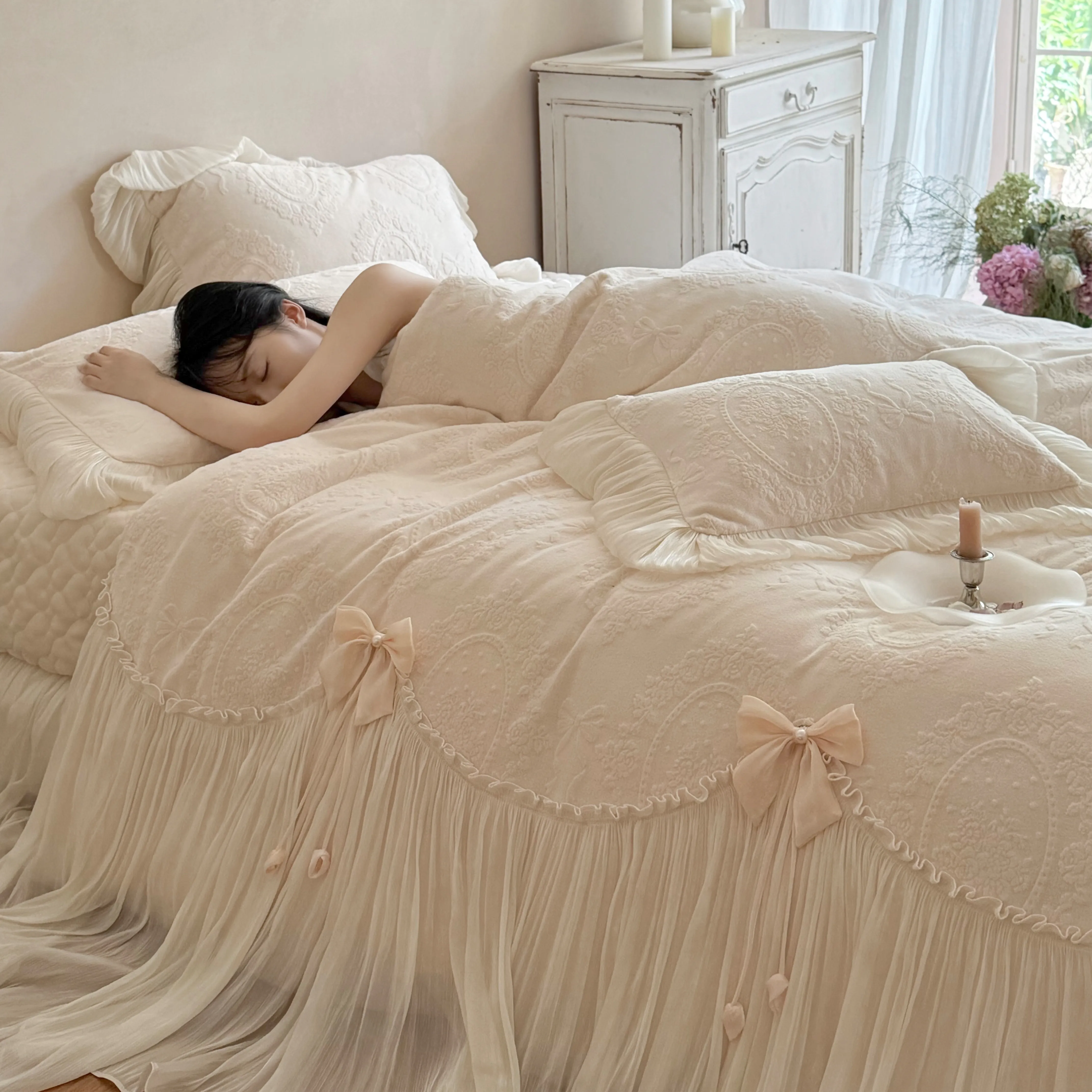 Cozy Warm Carved Floral 260g Matte Milk Velvet Soft Quilt Cover 4 Pcs Set03 Cozy Warm Carved Floral 260g Matte Milk Velvet Soft Quilt Cover 4 Pcs Set03