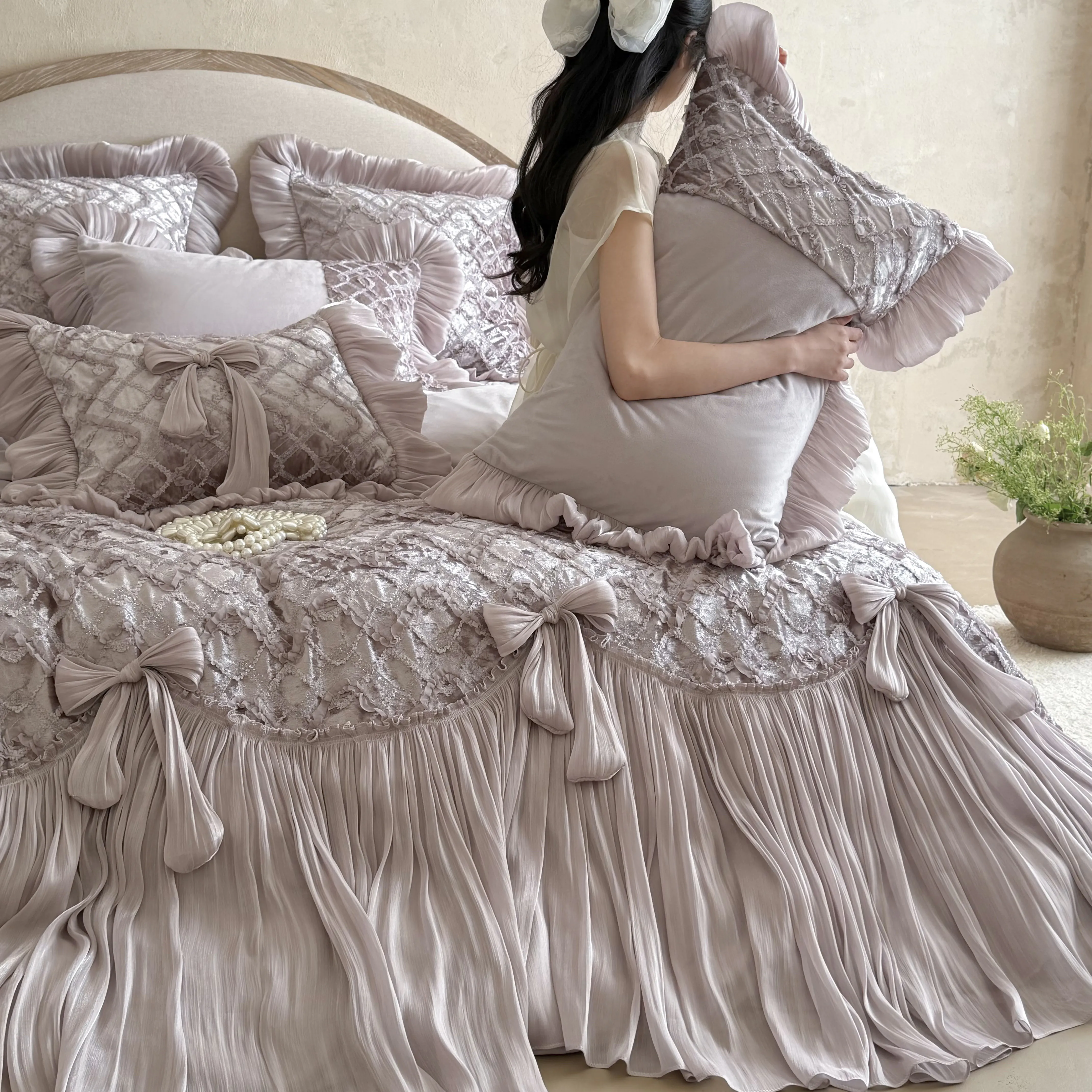 European Haute Couture Crinkle Pleated Matte Fleece Velvet Bedspread Set02