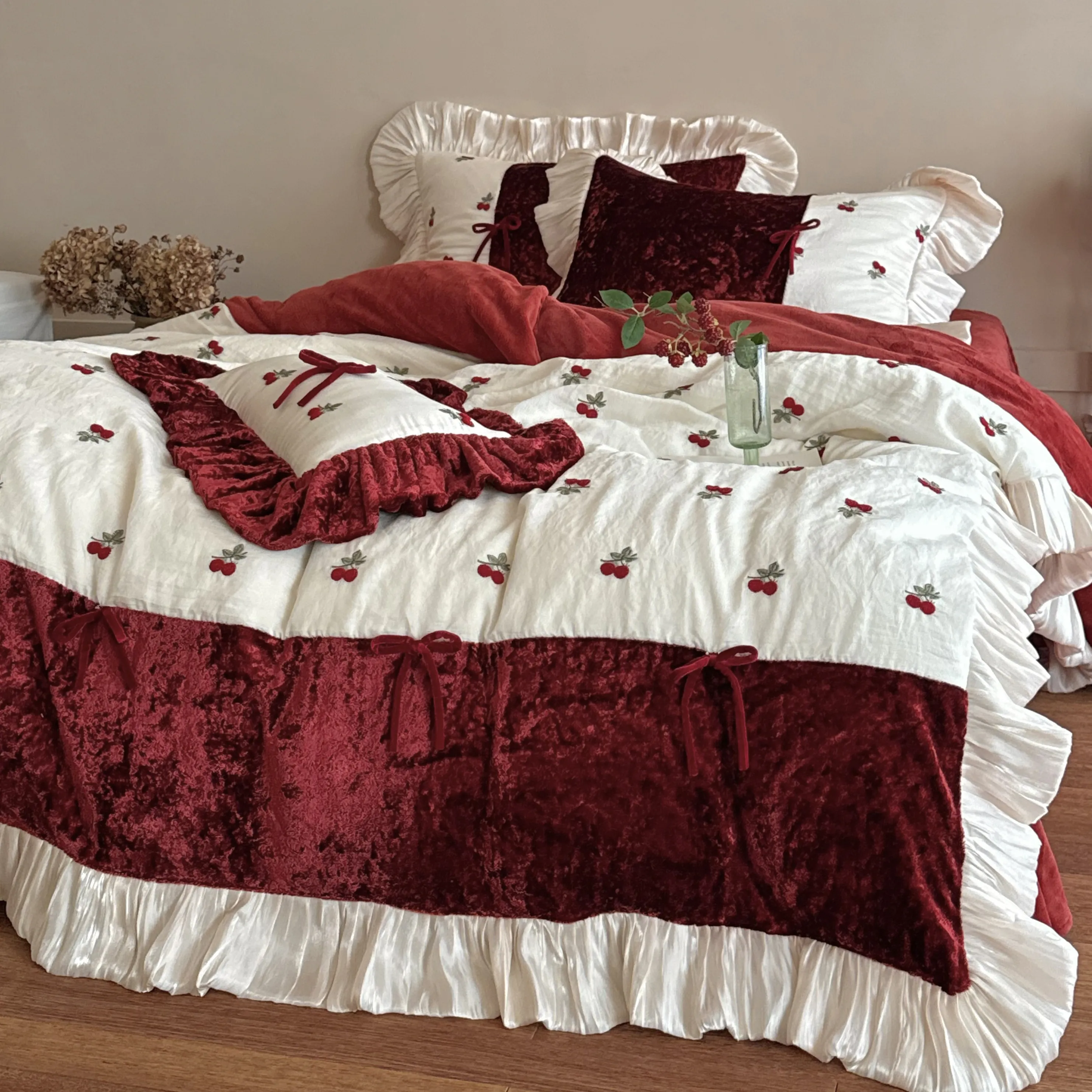 Sweetheart Cherry Embroidery Crushed Milk Velvet Fleece 4-Piece Bedding Set03 Sweetheart Cherry Embroidery Crushed Milk Velvet Fleece 4 Piece Bedding Set03